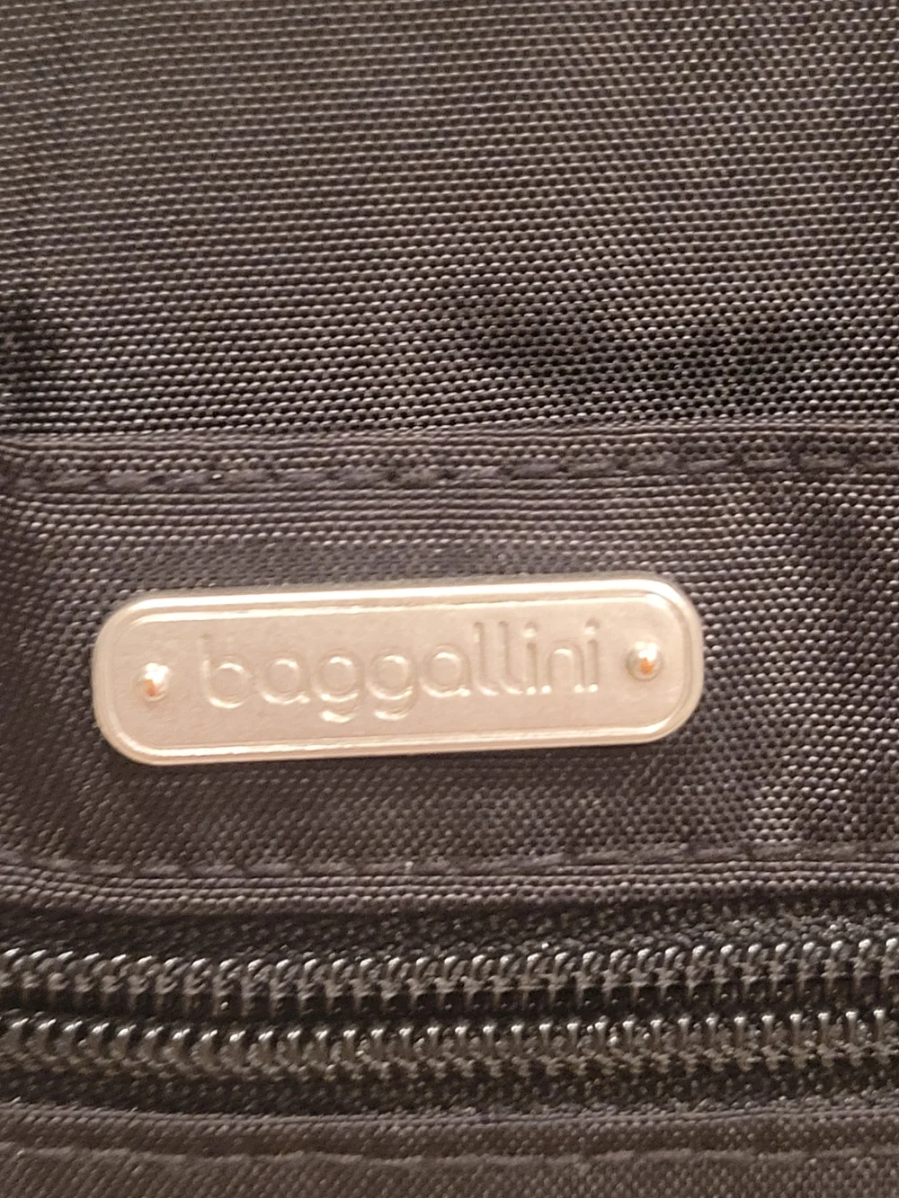 Baggallini Black Nylon Crossbody Messenger - Picture 2 of 7